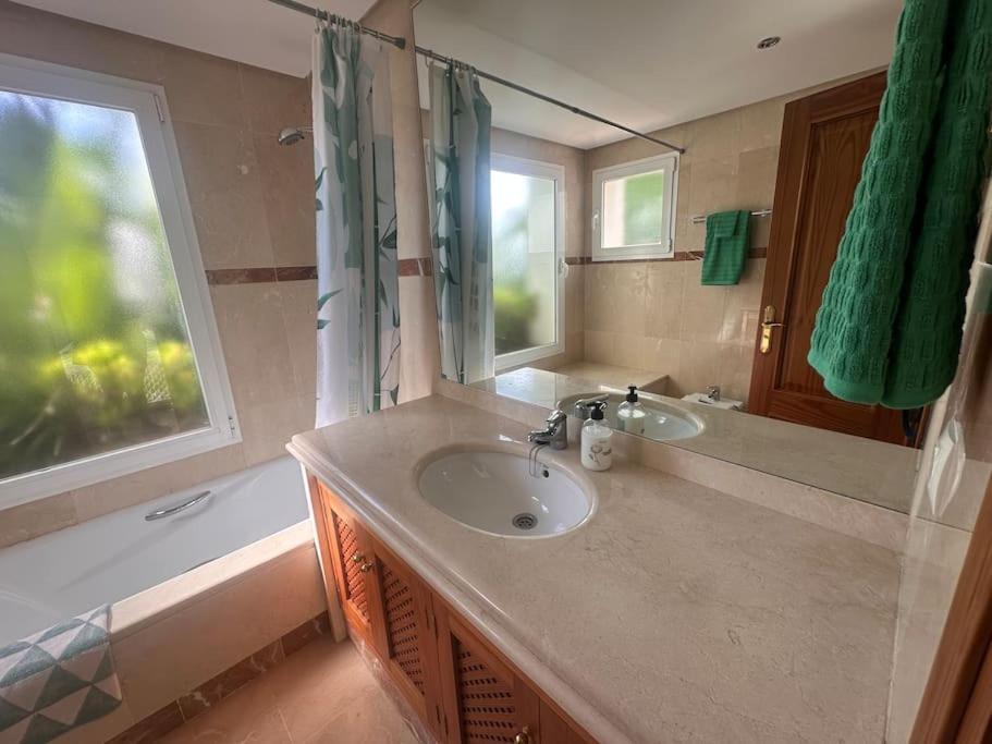 Costalita Beach Apartamento En Эстепона Экстерьер фото